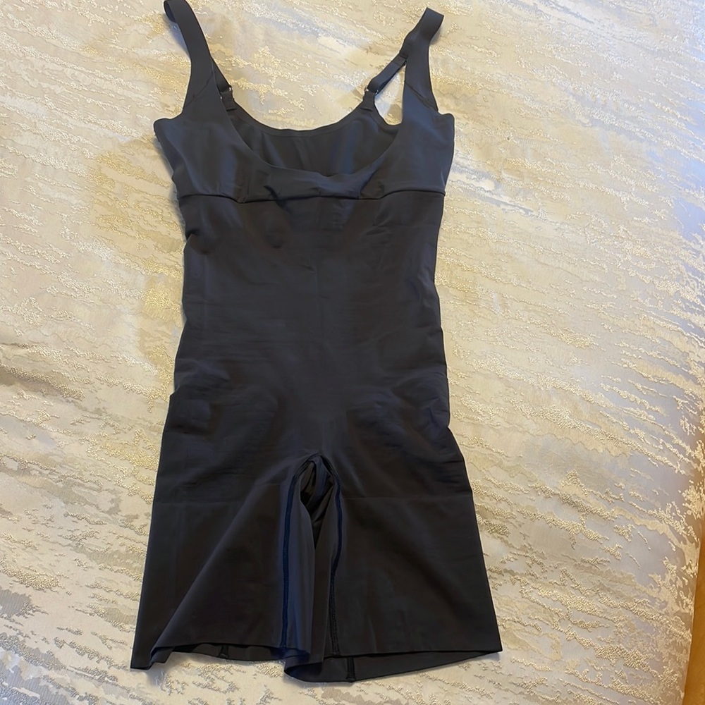 Spanx Open Bust Mid Thigh Body Suit